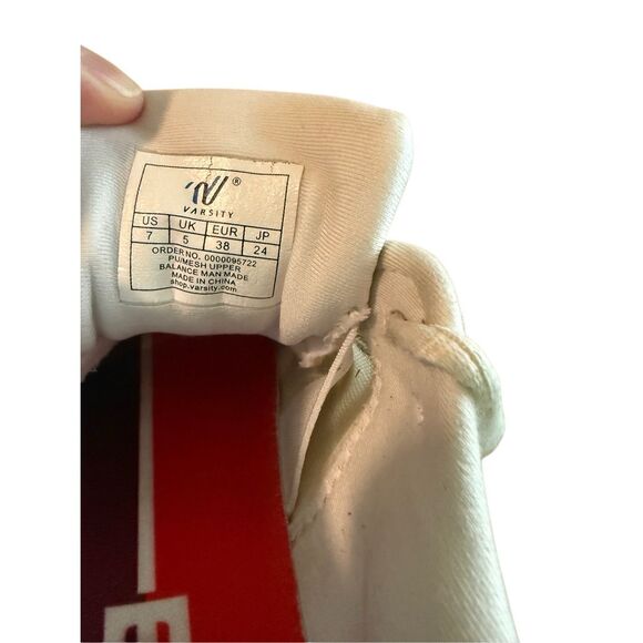 Varsity Edge Cheer Shoes Sz 7 in White - Picture 11 of 11
